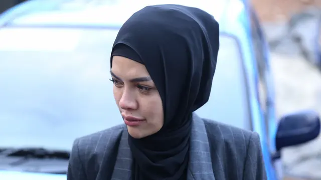 [Bintang] Nikita Mirzani Berhijab
