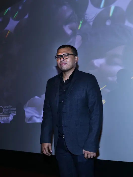 Atas pencapaian yang ditorehkan oleh film ‘A Copy of My Mind’, Joko Anwar tak lupa mengucapkan rasa terima kasih kepada para kru dan pemain. (Galih W. Satria/Bintang.com)