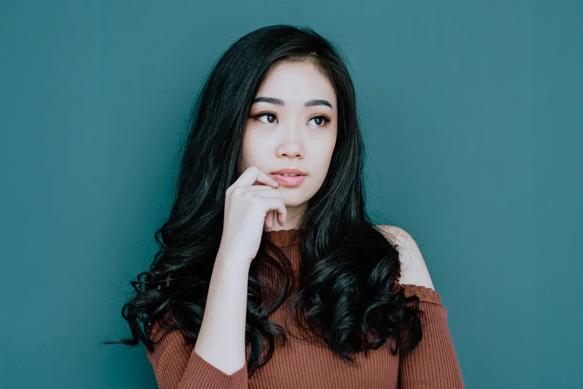 Trik kecantikan yang bikin wajah terlihat lebih muda