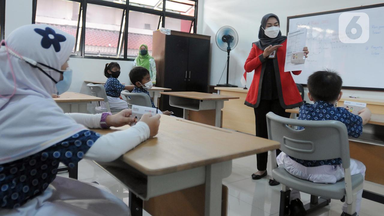 FOTO: Literasi dan Inklusi Keuangan untuk Murid SD