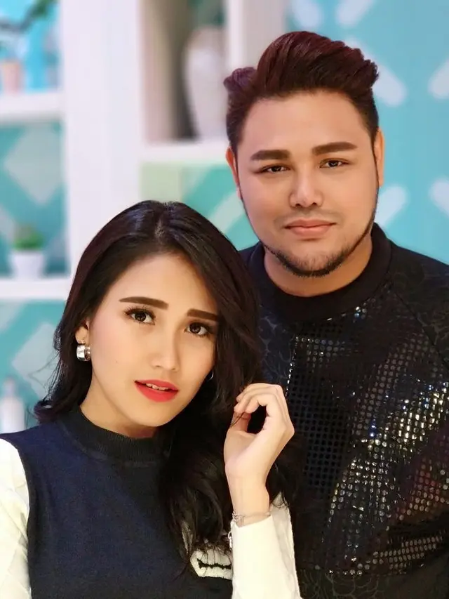 [Bintang] 8 Potret Kekompakan Ayu Ting Ting dan Ivan Gunawan