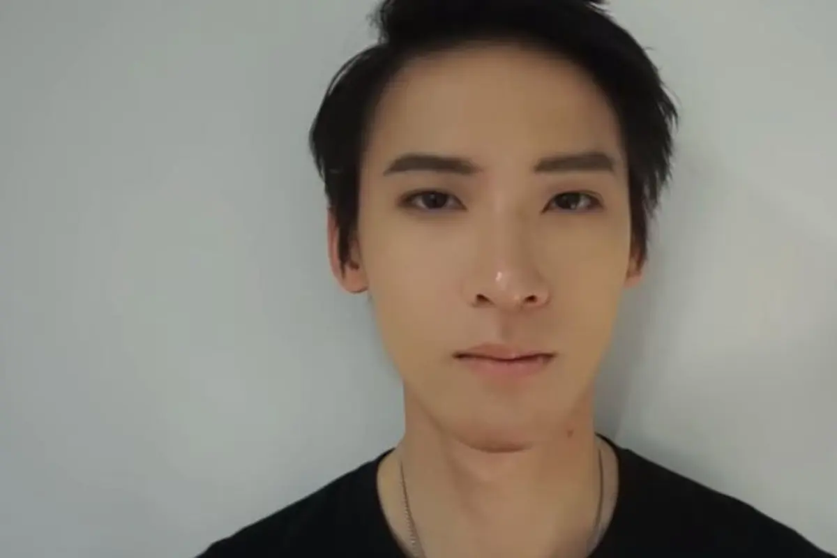 [Bintang] Cowok Ini Terlihat Ganteng Banget Setelah di Makeup, Coba Deh Lihat Wajah Aslinya