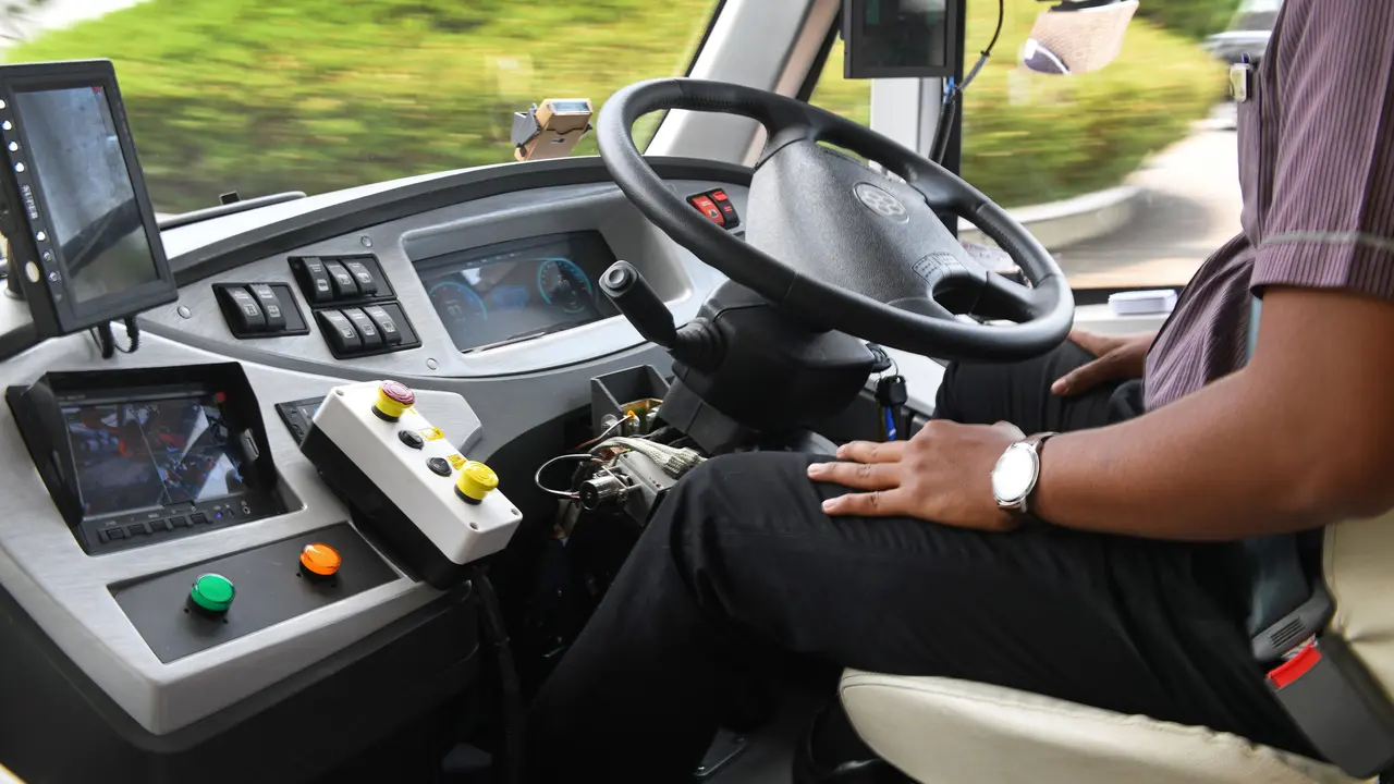 Bus Tanpa Sopir di Singapura