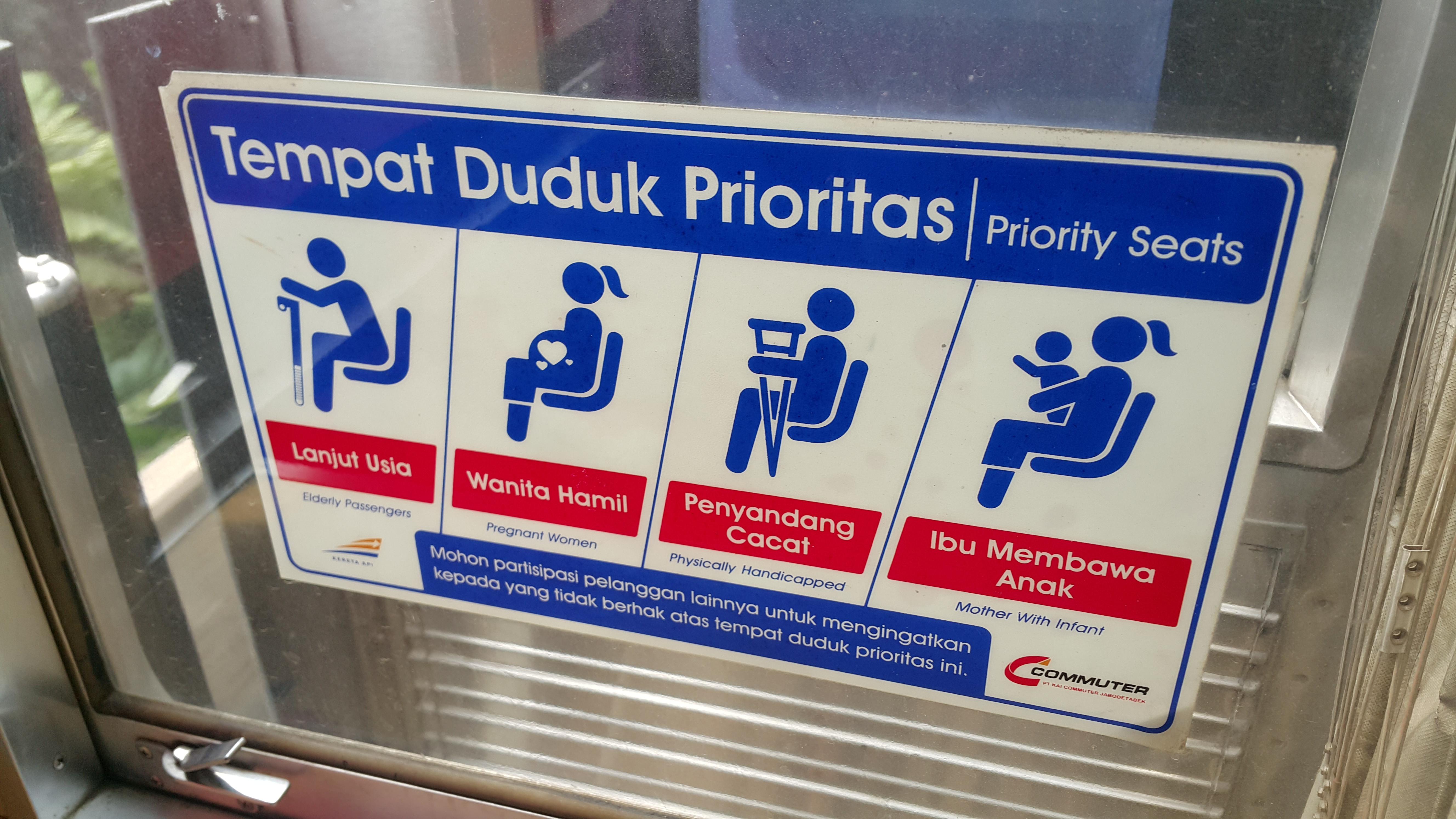 Editor Says Haruskah Berebut Tempat Duduk dengan Ibu 