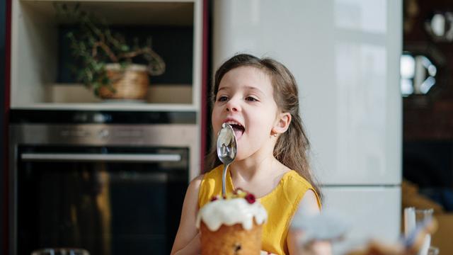 Ilustrasi anak berbuka