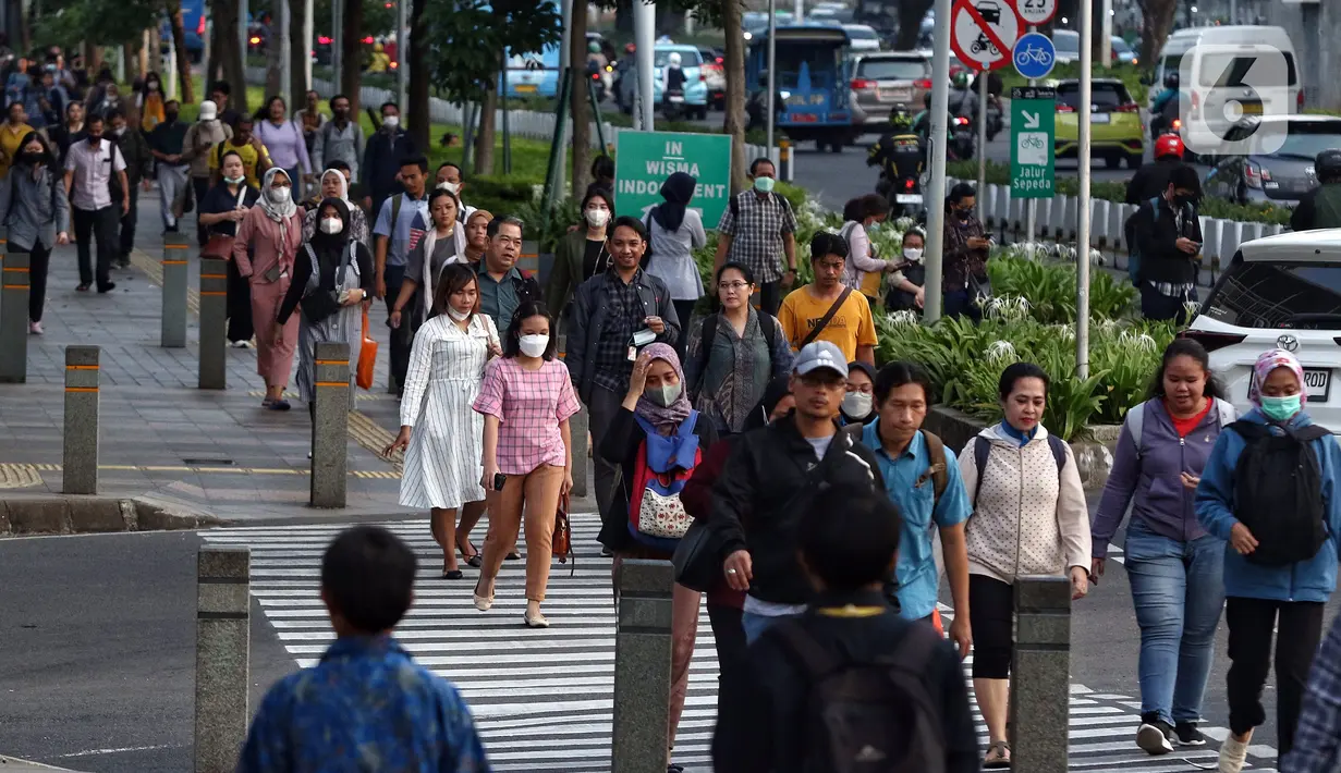 Pemprov DKI Jakarta memastikan uji coba untuk pengaturan jam masuk kerja dilakukan terlebih dahulu di lingkungan pemerintahan. (Liputan6.com/Angga Yuniar)