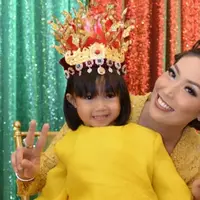 Ayu Dewi dan Aqilah (Instagram/@ayudewi)