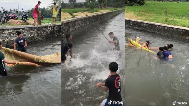 Sambut Bulan Ramadan, Ini Momen Seru Pemuda Nyuci Tikar Sambil Main Air