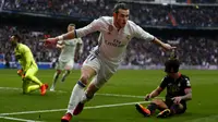 Gareth Bale menyumbang satu gol saat Real Madrid menang 2-0 atas Espanyol dalam lanjutan Liga Spanyol di Santiago Bernabeu, Sabtu (18/2/2017) malam WIB. (AP Photo/Francisco Seco)