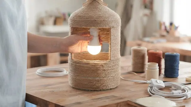 Cara Membuat Lampu Hias dari Galon Bekas