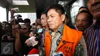 Anggota Komisi V DPR dari fraksi PKB Musa Zainuddin memberi keterangan kepada awak media usai menjalani pemeriksaan di Gedung KPK, Jakarta, Kamis (23/2). Musa menjalani pemeriksaan perdana sebagai tersangka. (Liputan6.com/Helmi Afandi)