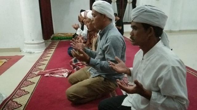 Tarekat Naqsabandiyah Sumut Tetapkan Hari Raya Idul Fitri Jatuh pada Rabu  12 Mei 2021 - Regional Liputan6.com