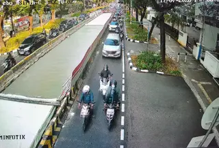 Potret Lalu Lintas Kebon Sirih ke Tugu Tani (Akun X @TMCPoldaMetro)