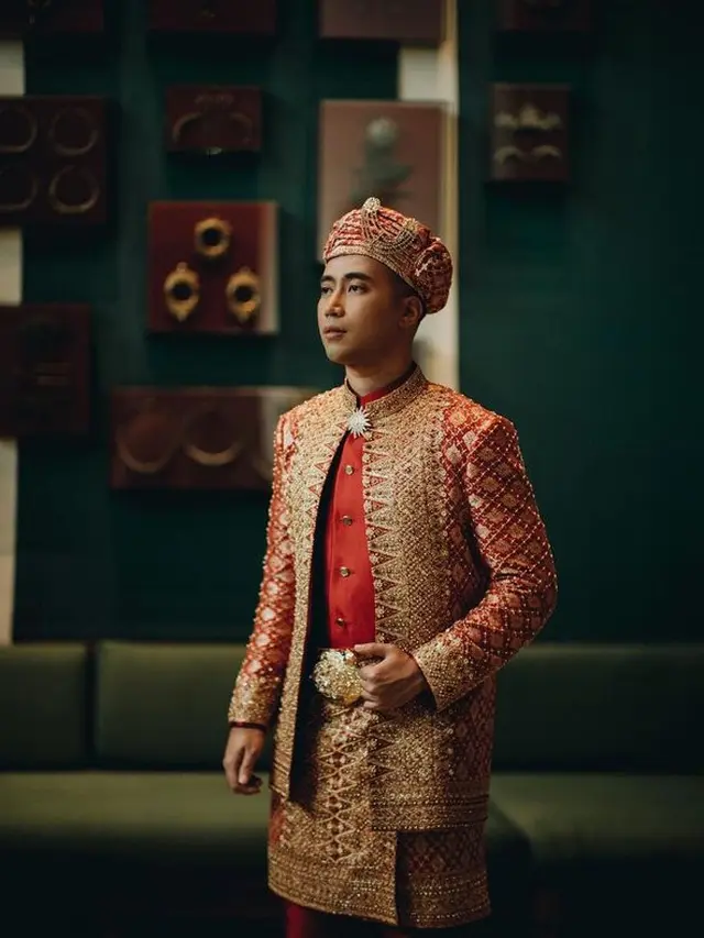 6 Potret Resepsi Vidi Aldiano dan Sheila Dara Pakai Adat Minang, Serba Merah