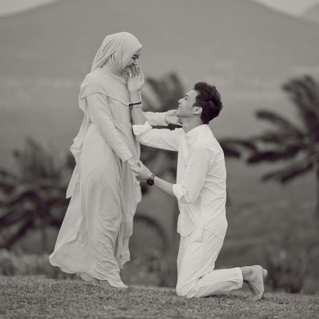 Rey Mbayang Muntah Muntah Saat Dinda Hauw Hamil News Entertainment Fimela Com