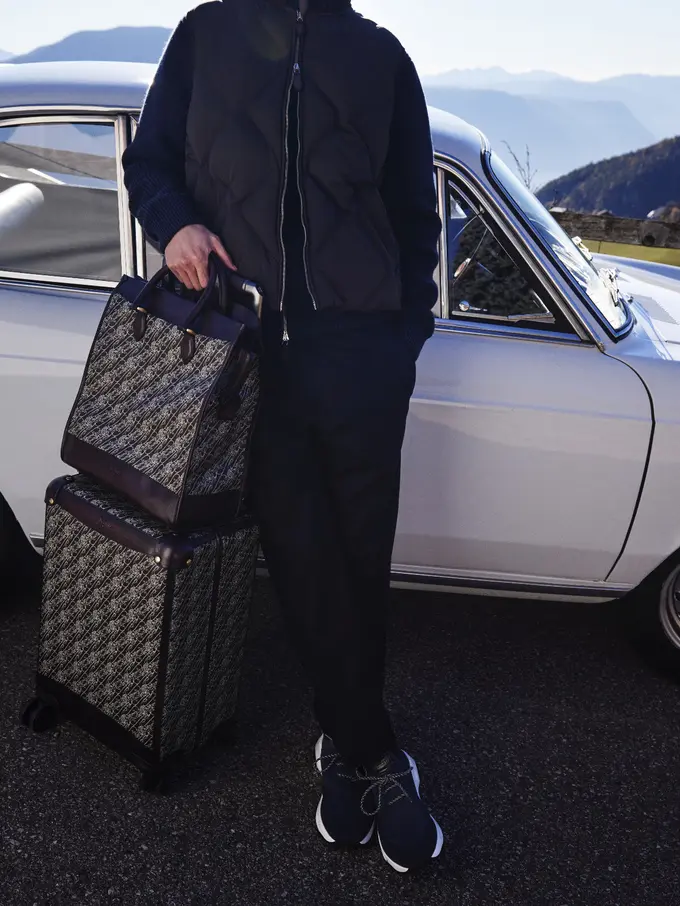 The Toile Marbeuf, Koleksi Terbaru Berluti yang Cocok untuk Traveling