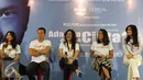 Para pemain AADC 2 saat konferensi pers di Jakarta, Senin (25/4). Meski tayang dengan jadwal yang sama dengan Captain America: Civil War, AADC 2 mengaku siap bersaing. (Liputan6.com/Herman Zakharia)