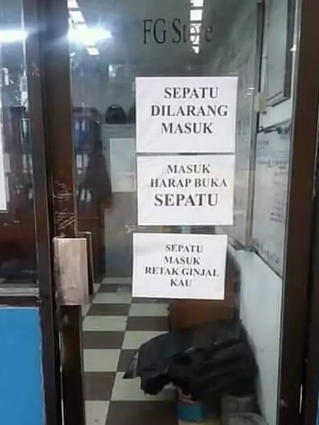 6 Tulisan Typo Imbauan Nyeleneh di Depan Pintu Ini Bikin Gagal Paham