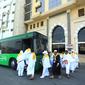 Bus Shalawat yang mengantar jemaah haji dari pemondokan menuju Masjidil Haram (foto: Bahauddin/MCH2019)