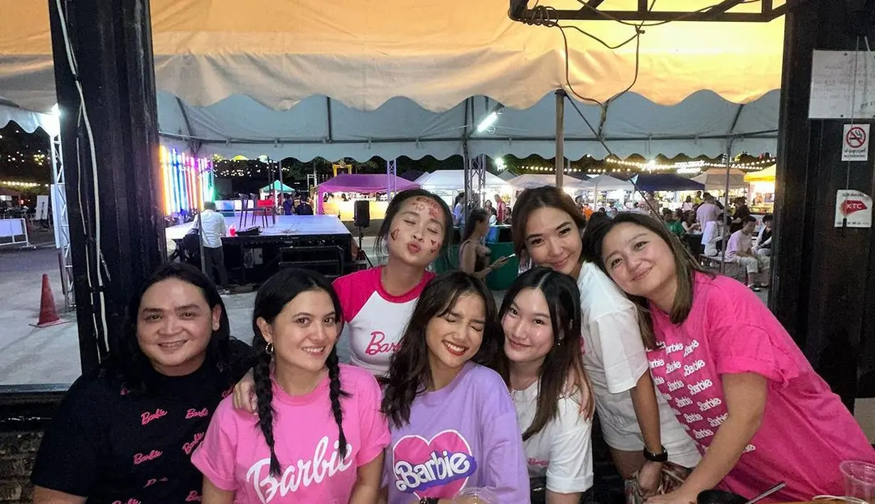 Dengan bridal shower, tidak lama lagi Gritte Agatha akan melepas masa sendirinya alias menikah. Gritte akan menikah setelah 11 tahun pacaran dengan Arif. [Instagram/gritteagathaa]