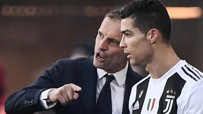 Pelatih Juventus, Massimiliano Allegri dan Cristiano Ronaldo. (AFP/Marco Bertorello)
