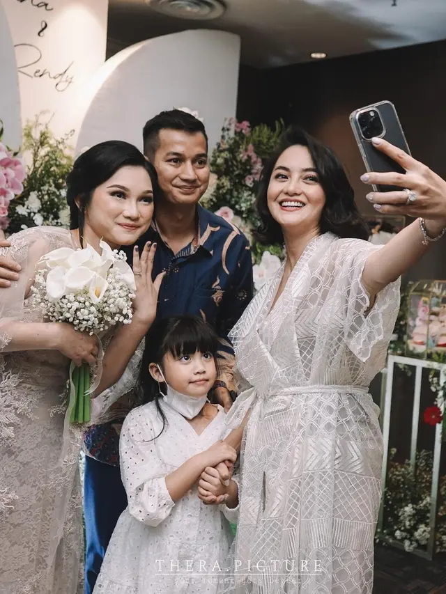 Bintang FTV Rendy Kusdiana resmi bertunangan (Foto: @thera.picture @ferdyanbk via @rendykusdianaa)