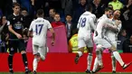 Sergio Ramos merayakan gol bersama rekannya saat melawan Deportivo La Coruna di Santiago Bernabeu, Minggu (11/12). Gol Ramos menjadi penentu kemenangan Real Madrid dengan skor akhir 3-2. (REUTERS / Javier Barbancho)
