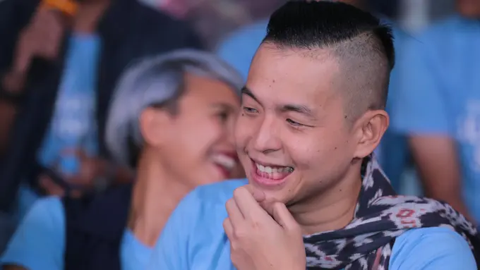 [Bintang] Ernest Prakasa Ungkap Susahnya Produksi Film Susah Sinyal