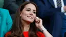 Duchess of Cambridge Kate Middleton saat datang menyaksikan ajang Wimbledon Tennis Championships, London, Rabu (8/7/2015). (REUTERS/Suzanne Plunkett)