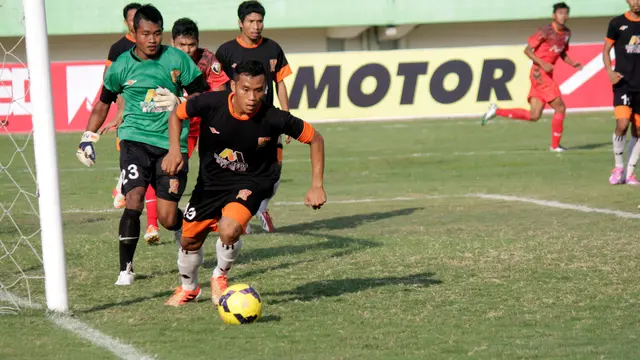 PSIR Rembang vs Persis Solo