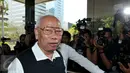 Ketua Dewan Pers Bagir saat mendatangi Gedung KPK, Jakarta, Senin (5/10/2015). Mantan Ketua Mahkamah Agung itu mengaku kedatangannya untuk membahas rencana strategis (renstra) KPK 2015-2019. (Liputan6.com/Andrian M Tunay)