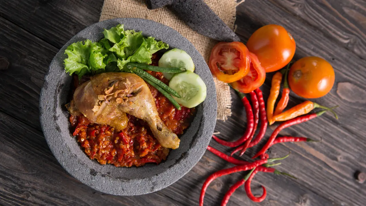 Ayam penyet