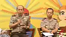 Kapolda Banten Brigjen Pol Boy Rafli Amar (kiri), Asrena Kapolri Irjen Pol Arif Wachyunadi berbicara pada seminar, Jakarta, (11/2). Ini membahas peran dan strategi kepolisian dalam kebijakan pemerintah di bidang ekonomi. (Liputan6.com/Immanuel Antonius)