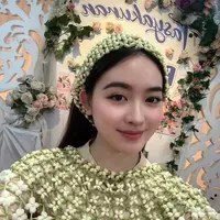 Natasha Wilona dengan Makeup Minimalis saat “Siraman” Tasyakuran 4 Bulanan. [@natashawilona12]