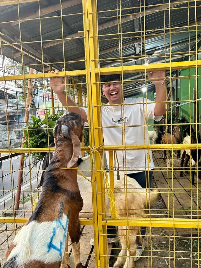 Potret 8 Artis Bareng Hewan Kurbannya, Siap Rayakan Idul Adha 1444 H