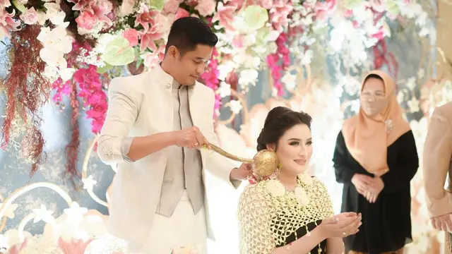 Tampil Memesona, Ini 7 Momen Acara Tujuh Bulanan Angbeen Rishi dan Adly Fairuz