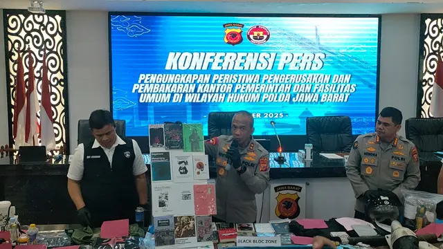 Polisi menangkap puluhan orang yang diduga melakukan aksi anarkistis saat aksi demonstrasi beberapa waktu lalu.