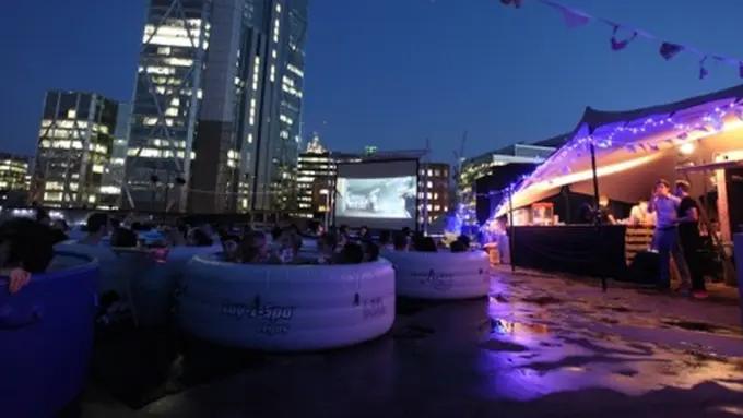 Foto: copyright hottubcinema.com