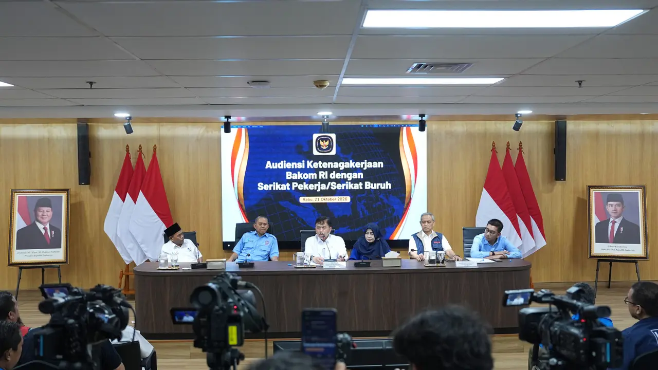 Kepala Badan Komunikasi Pemerintah (Bakom RI), Syahganda Nainggolan, saat audiensi dengan Serikat Buruh