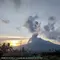 Gunung Lewotobi Laki-Laki mengalami erupsi pada Senin (21/10/2024), pukul 05.44 WIta. (Liputan6.com/ Dok PVMBG)