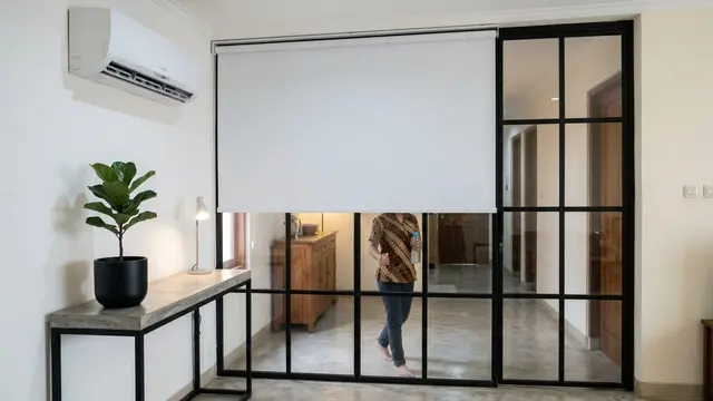 Tren Tirai Pengganti Pintu Rumah