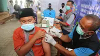 Vaksinasi massal di Trenggalek. (Dian Kurniawan/Liputan6.com)