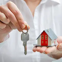 Bagi anak-anak muda, THR cenderung mereka habiskan untuk memenuhi kebutuhan sehari-hari. Tapi sepertinya, mereka lupa dengan masa depan. | via: allianz.co.id