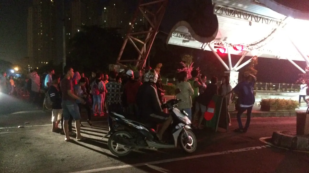 Jelang Gerhana Matahari, Ancol Mulai Dipadati Warga
