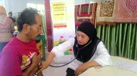 Indosat Ooredoo memberikan bantuan kepada para korban banjir di Sumatera Barat dan Sumatera Selatan