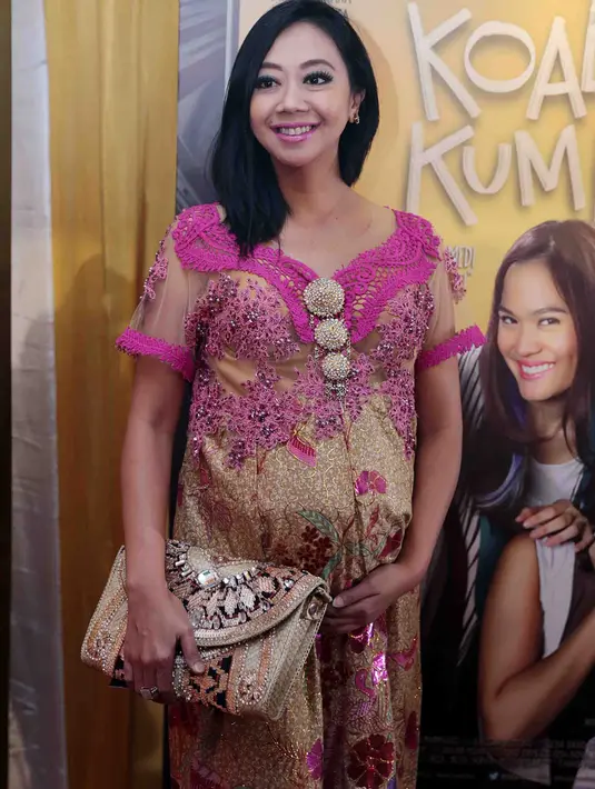 Di kehamilan kedua ini diakui Asri dirinya menemukan sedikit perbedaan. Tetap melakukan aktivitas di saat hamil, Asri tidak merasakan hambatan yang berlebih mengingat profesinya sebagai  entertainer. (Deki Prayoga/Bintang.com)