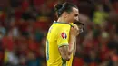 Penyerang Swedia, Zlatan Ibrahimovic menampakkan raut kekecewaan usai pertandingan lanjutan grup E piala Eropa 2016 di Stade de Nice, Prancis, (22/6). Swedia kalah melawan Belgia dengan skor 0-1. (REUTERS / Yves Herman)