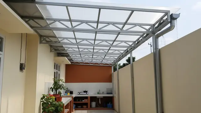 Atap Transparan Datar dengan Rangka Baja Ringan