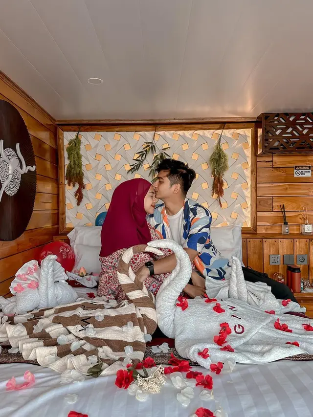 [Fimela] Ria Ricis dan Teuku Ryan