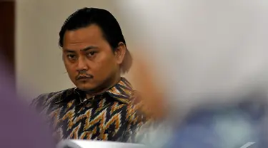 Direktur Utama PT Rifuel, Riefan Avrian saat mendengarkan keterangan saksi di Pengadilan Tipikor, Jakarta, Kamis (13/11/2014)(Liputan6.com/Miftahul Hayat)